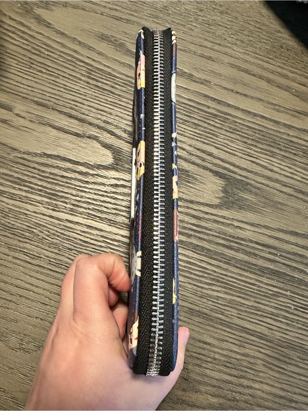 Stranger Things Wallet - Picture 5 of 10